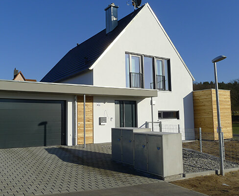 Rost-Wohnbau Energiesparhaus Immobilie Einfamilienhaus mit Garten und Garage