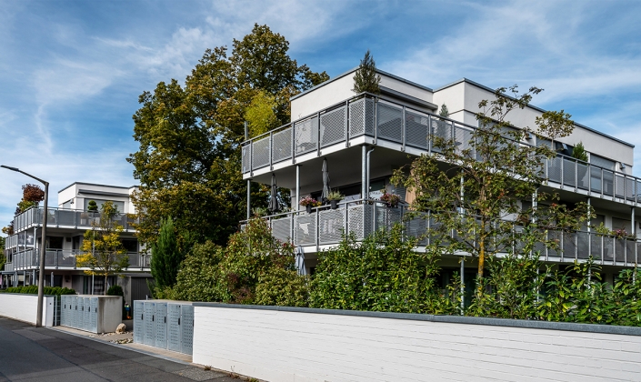 Rost-Wohnbau Mehrfamilienhaus Wohnung Eigentumswohnung Energiesparhaus mit grossen Balkonen