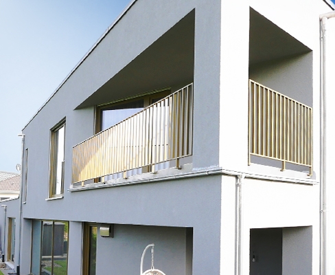 Rost-Wohnbau Einfamilienhaus Energiesparhaus mit Terrasse und Balkon